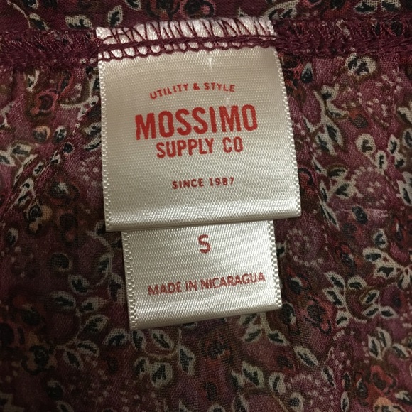 Small Mossimo red shirt with flowery pattern - Picture 2 of 3